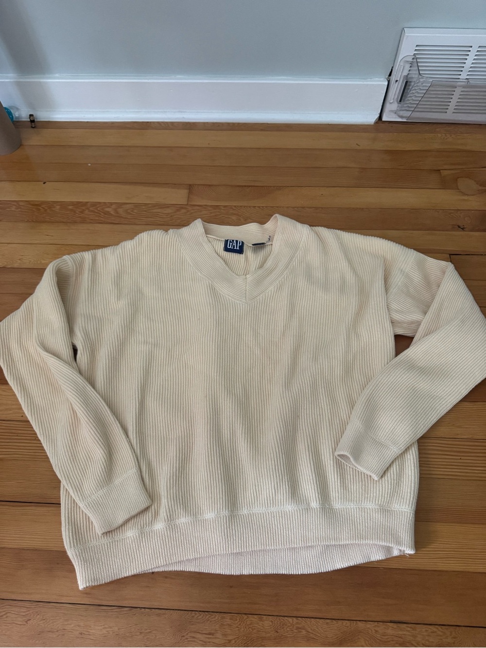 GAP oversized vintage Light butter yellow Ribbed V-Neck Sweater size medium
